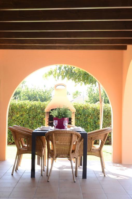 Villas Las Golondrinas Cala'N Bosch  Exterior foto