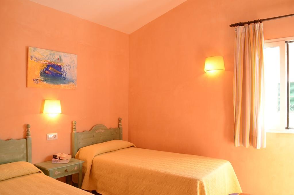 Villas Las Golondrinas Cala'N Bosch  Exterior foto